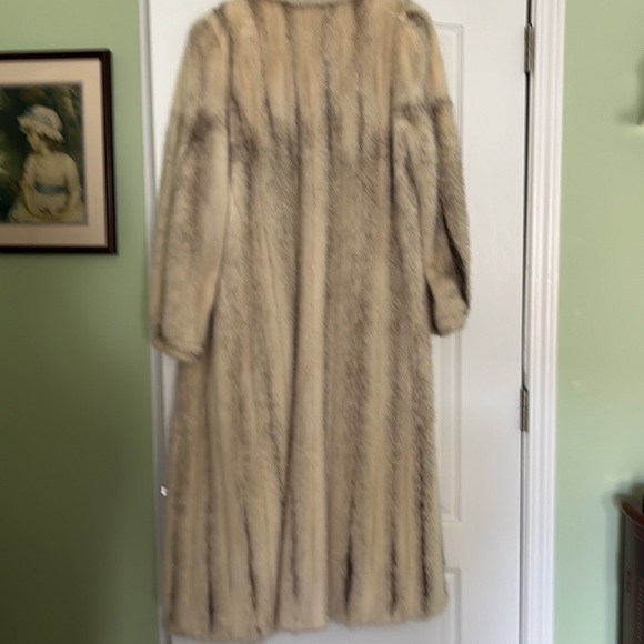 Kaufmann’s blush mink coat with blush fox trim - Picture 6 of 11